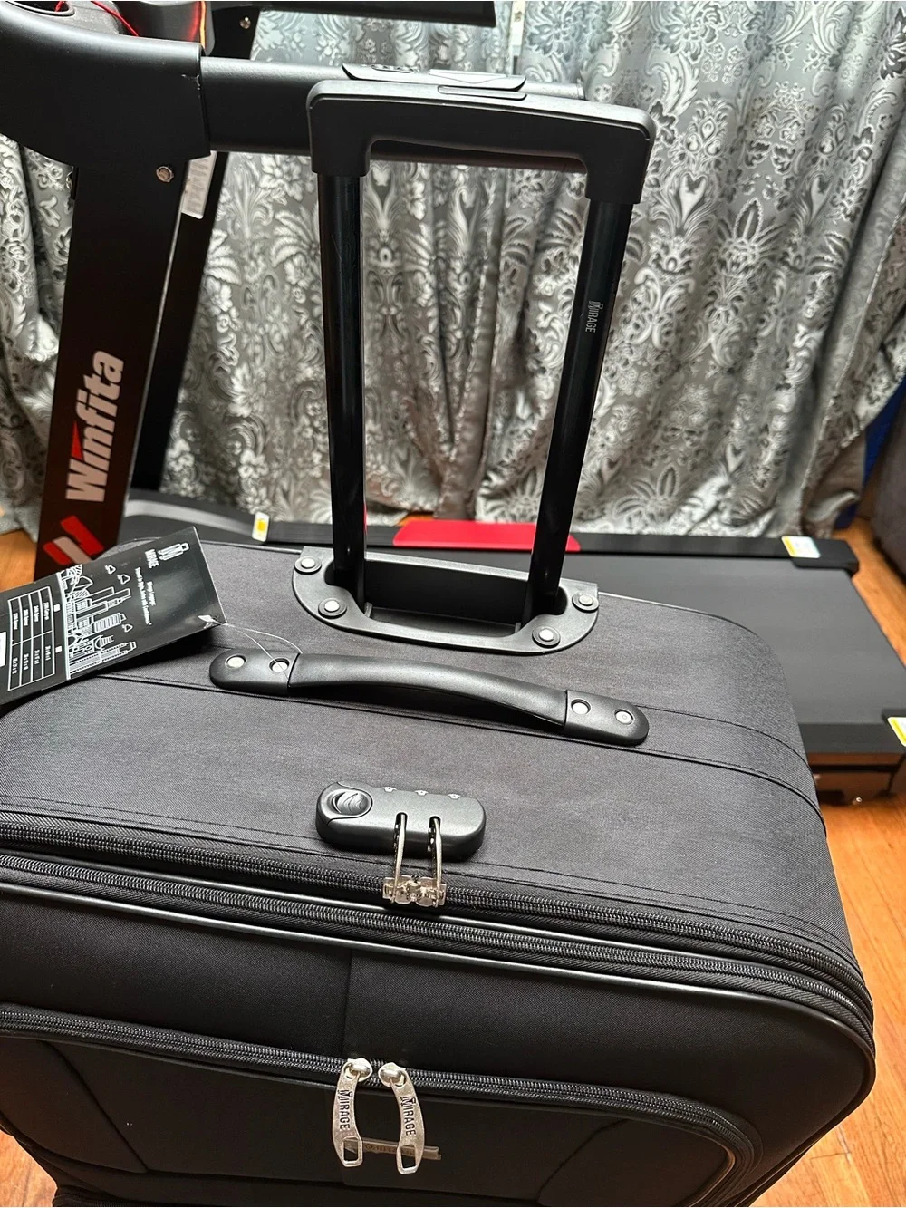 Mirage luggage 32”